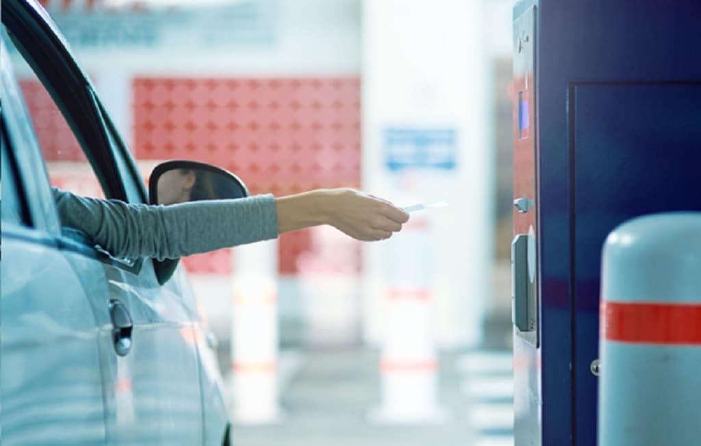 gas stations that cash checks near you